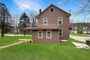 1135 N Liberty St, Taylor Township, PA 16102 - Photo 7