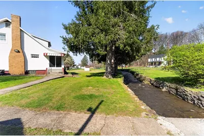 35 E Elm St, Fairchance, PA 15436 - Photo 3