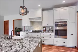 110 Larkspur Cir, Penn Township, PA 16002 - Photo 15