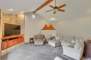 110 Larkspur Cir, Penn Township, PA 16002 - Photo 21