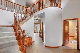 110 Larkspur Cir, Penn Township, PA 16002 - Photo 7