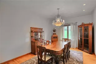 110 Larkspur Cir, Penn Township, PA 16002 - Photo 11