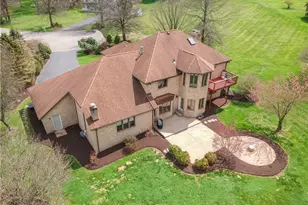 110 Larkspur Cir, Penn Township, PA 16002 - Photo 3
