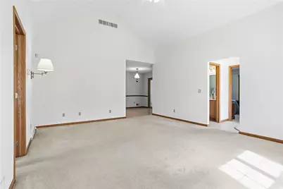 1064 Timberwood Dr, Chippewa Township, PA 15010 - Photo 5