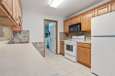 1064 Timberwood Dr, Chippewa Township, PA 15010 - Photo 9