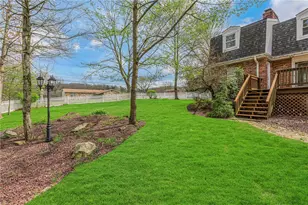 100 Green Forest Dr, Economy, PA 15005 - Photo 3