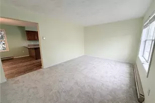 402 W Poplar St, Grove City Boro, PA 16127 - Photo 3