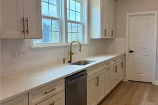 317 Pine Wood Dr, Adams Township, PA 16046 - Photo 7