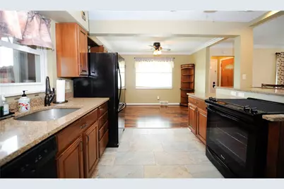 922 Maple Ave, Pittsburgh, PA 15234 - Photo 9