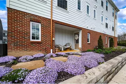 800 Gillian Ln, Cranberry Township, PA 16066 - Photo 3