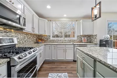 8025 Jordan Court, Moon/Crescent Twp, PA 15108 - Photo 9