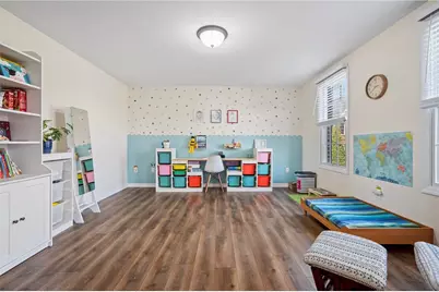 8025 Jordan Court, Moon/Crescent Twp, PA 15108 - Photo 5