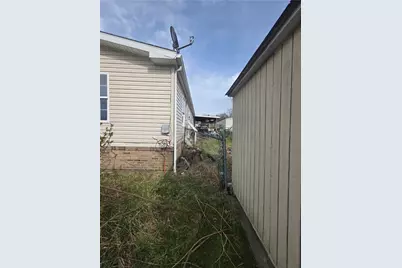 1216 Sherwood Dr, Elizabeth Twp/Boro, PA 15037 - Photo 5