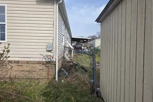 1216 Sherwood Dr, Elizabeth Twp/Boro, PA 15037 - Photo 5