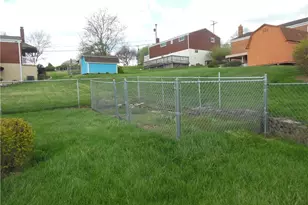 412 Lois Dr, Pittsburgh, PA 15236 - Photo 19