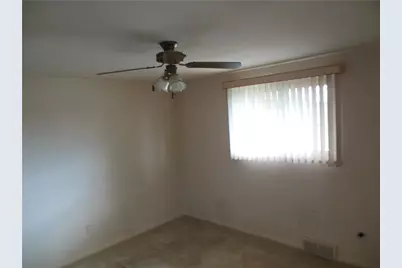 412 Lois Drive, Pittsburgh, PA 15236 - Photo 9