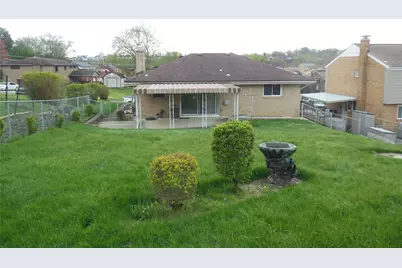 412 Lois Drive, Pittsburgh, PA 15236 - Photo 17