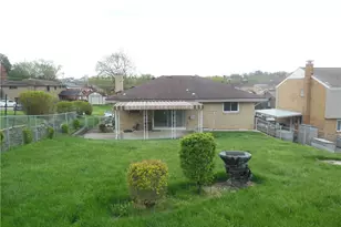 412 Lois Dr, Pittsburgh, PA 15236 - Photo 17