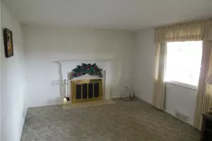 412 Lois Dr, Pittsburgh, PA 15236 - Photo 3