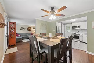 917 Roland Rd, Wilkins Township, PA 15221 - Photo 9