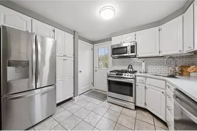 917 Roland Rd, Wilkins Township, PA 15221 - Photo 11