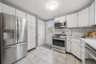 917 Roland Rd, Wilkins Township, PA 15221 - Photo 11