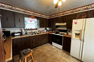 1027 1st St, Cowanshanock Township, PA 16201 - Photo 5