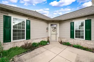 2074 Winchester Ct, Connoquenessing Township, PA 16053 - Photo 9
