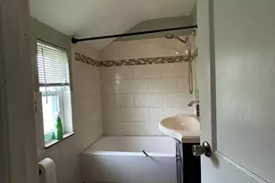 5360 Spring Valley Dr, Pittsburgh, PA 15236 - Photo 9