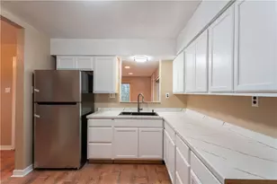 194 Woodridge Dr, Brighton Township, PA 15009 - Photo 5