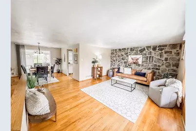 1357 Akehurst Rd, Scott Township, PA 15220 - Photo 3