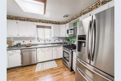 1357 Akehurst Rd, Scott Township, PA 15220 - Photo 15