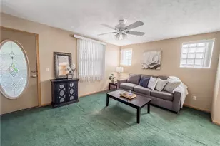 43 Queenston St, Pittsburgh, PA 15210 - Photo 5