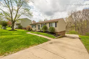 137 Walnut Strand, North Fayette, PA 15126 - Photo 3
