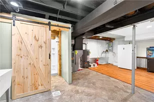 409 Pleasant Valley Rd, Smith Township, PA 15019 - Photo 25