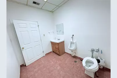 229 N Jefferson St, New Castle, PA 16101 - Photo 13