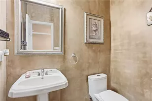 33 Mason Dr, Robinson Twp, PA 15108 - Photo 9
