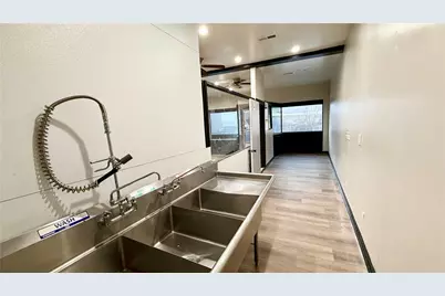 724 Chartiers Avenue, McKees Rocks, PA 15136 - Photo 7