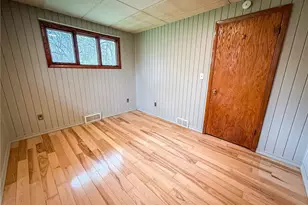 102 Randy Dr, City of But SW, PA 16002 - Photo 25