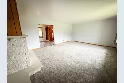 102 Randy Dr, City of But SW, PA 16002 - Photo 7