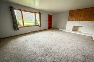 102 Randy Dr, City of But SW, PA 16002 - Photo 5