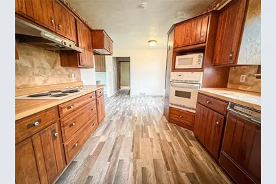 102 Randy Dr, City of But SW, PA 16002 - Photo 17