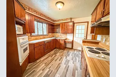 102 Randy Dr, City of But SW, PA 16002 - Photo 11