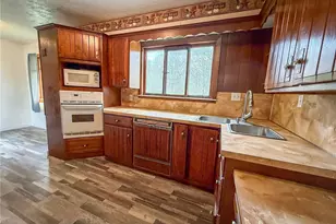 102 Randy Dr, City of But SW, PA 16002 - Photo 13