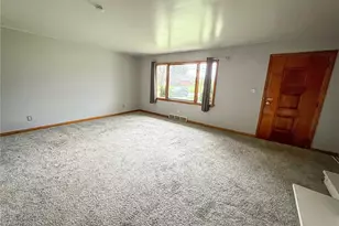 102 Randy Dr, City of But SW, PA 16002 - Photo 3