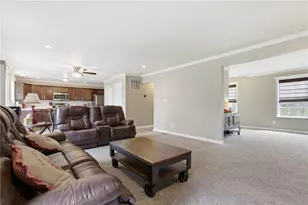 327 Everest Cir, Chartiers, PA 15342 - Photo 11