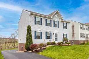 327 Everest Cir, Chartiers, PA 15342 - Photo 3