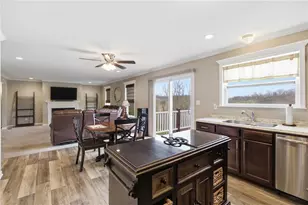327 Everest Cir, Chartiers, PA 15342 - Photo 17