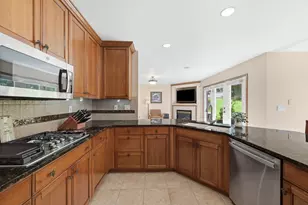 2608 Carriage House Dr, Hampton, PA 15101 - Photo 11