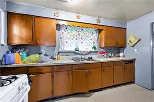 537 6th St, Donora, PA 15033 - Photo 21